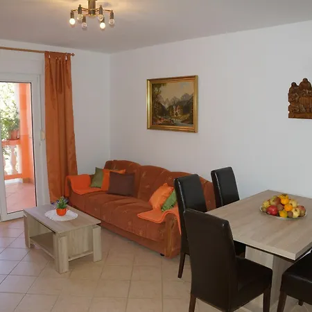 Hrgovcic Apartment Vir